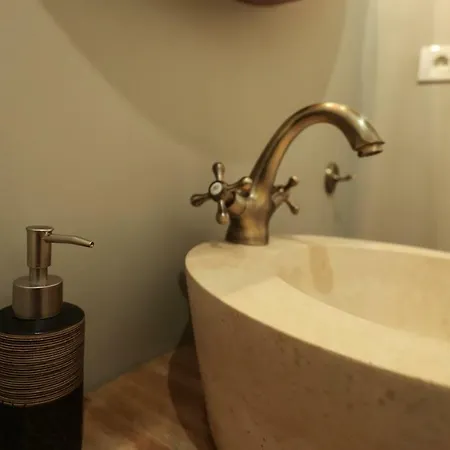 Апартаменти Unirii Old Square 4 *