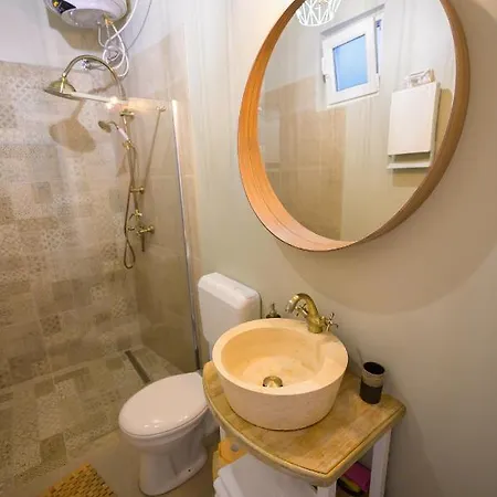 公寓 Unirii Old Square 4 *