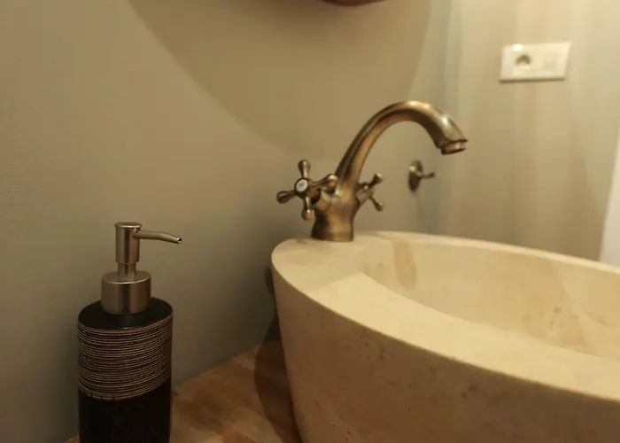 Apartment Unirii Old Square 4 *